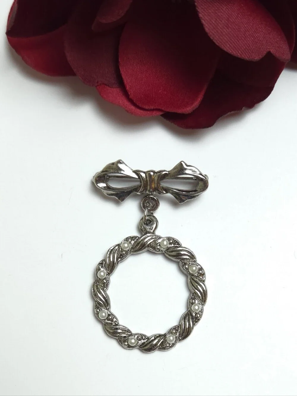 Vintage Silver Bow & Round Ornate Pearl Dangle Brooch
